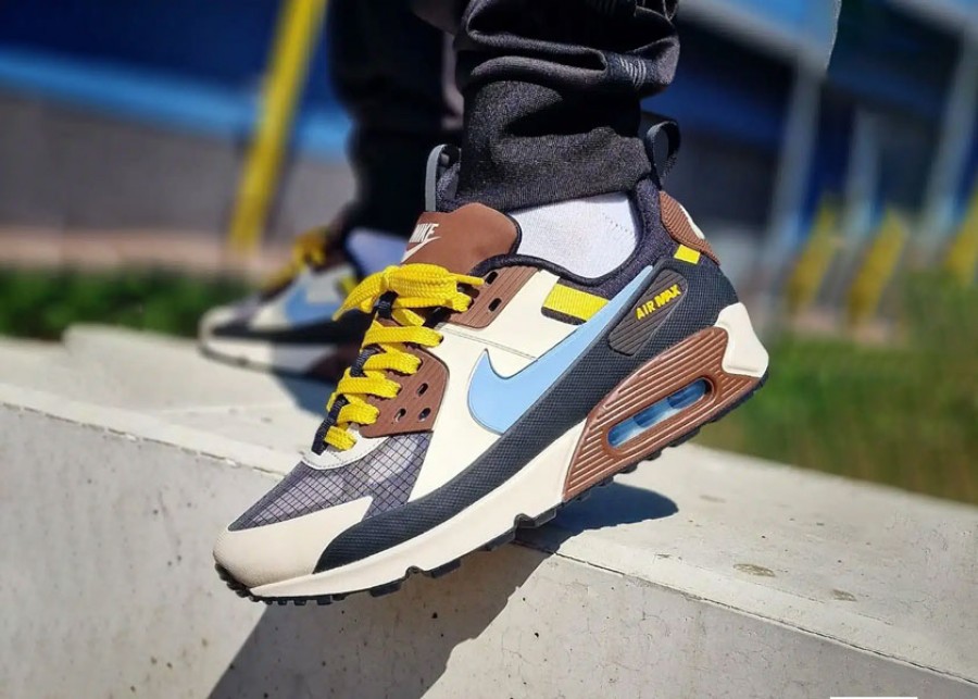 Nike Futura Women's Nike Air Max 90 Sneakers Nike Women's Air